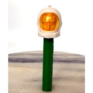 Vintage Pez Astronaut No Feet Austria 3.9 Green Stem White Helmet Yellow Shield